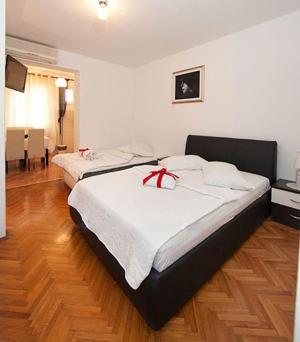 Apartmani Saric Tučepi Exterior foto
